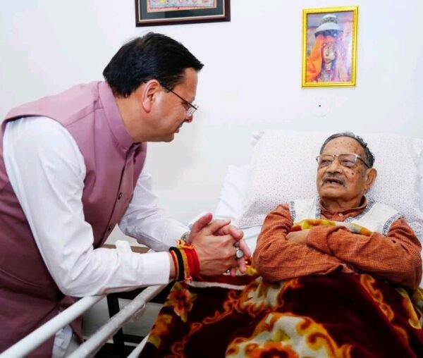 मुख्यमंत्री धामी ने पूर्व मुख्यमंत्री मे. ज़. भुवन चंद्र खंडूड़ी को दीपावली की दीं हार्दिक शुभकामनाएं