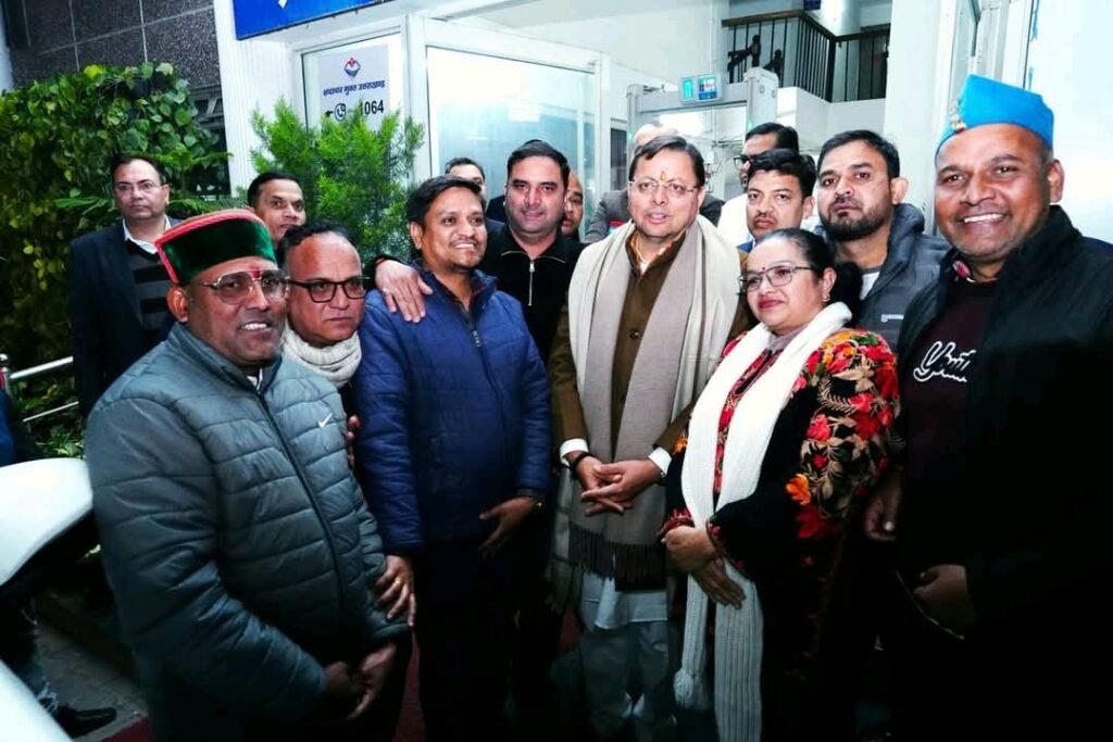 जताया आभारमुख्यमंत्री धामी से उपनल कर्मचारियों के प्रतिनिधिमंडल ने की भेंट, ‘समान काम-समान वेतन’ पर जताया आभार