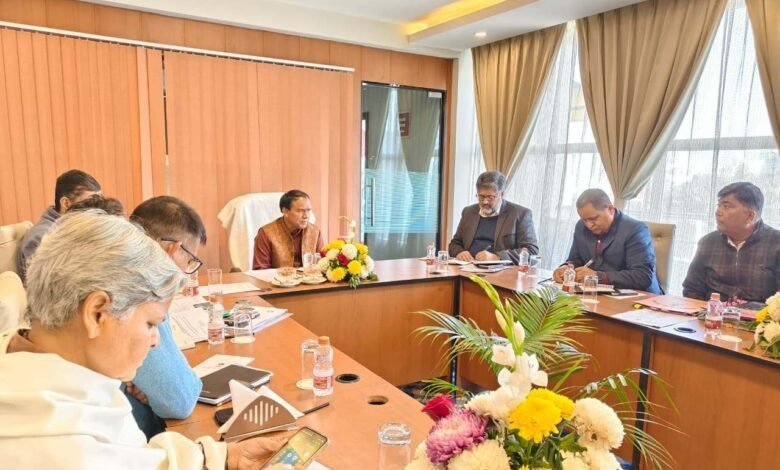 निबंधक कार्यालय व सहकारी बाजार के निर्माण शीघ्र शुरू करने के मंत्री डॉ. धन सिंह रावत ने निर्देश