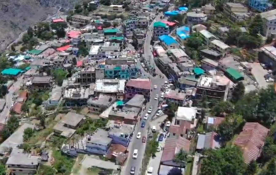 गेट सिस्टम से ज्योतिर्मठ में तीर्थयात्रियों को जाम से मिली राहत
