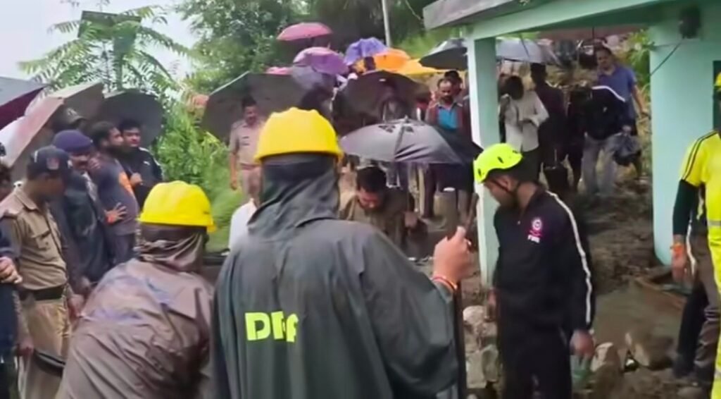 उत्तराखंड में भारी बारिश का कहर: मकान में घुसा मलबा, एक ही परिवार के तीन लोगों की मौत, SDRF और पुलिस ने चलाया रेस्क्यू अभियान