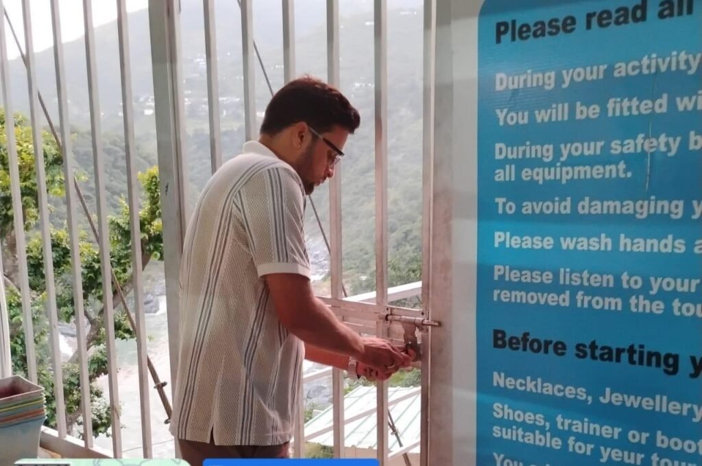 ‎सुरक्षा मानकों में लापरवाही पर मां गंगा बंजी जंपिंग स्थल सील, ‎आपातकालीन चिकित्सा उपकरण न मिलने और पार्किंग की व्यवस्था नहीं होने पर प्रशासन की कार्रवाई